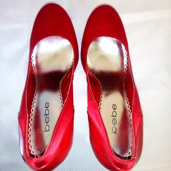 BEBE 7 RED SATIN & GLOSSY PATENT PLATFORM HEELS Christmas holidays closed toe - Picture 9 of 12